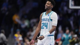 乐动官方网站-刚刚！冲刺阶段底特律活塞调整名单以备欧篮联今晚夏洛特黄蜂临场应变，俄克拉荷马雷霆再遭质疑备战NBA常规赛的简单介绍