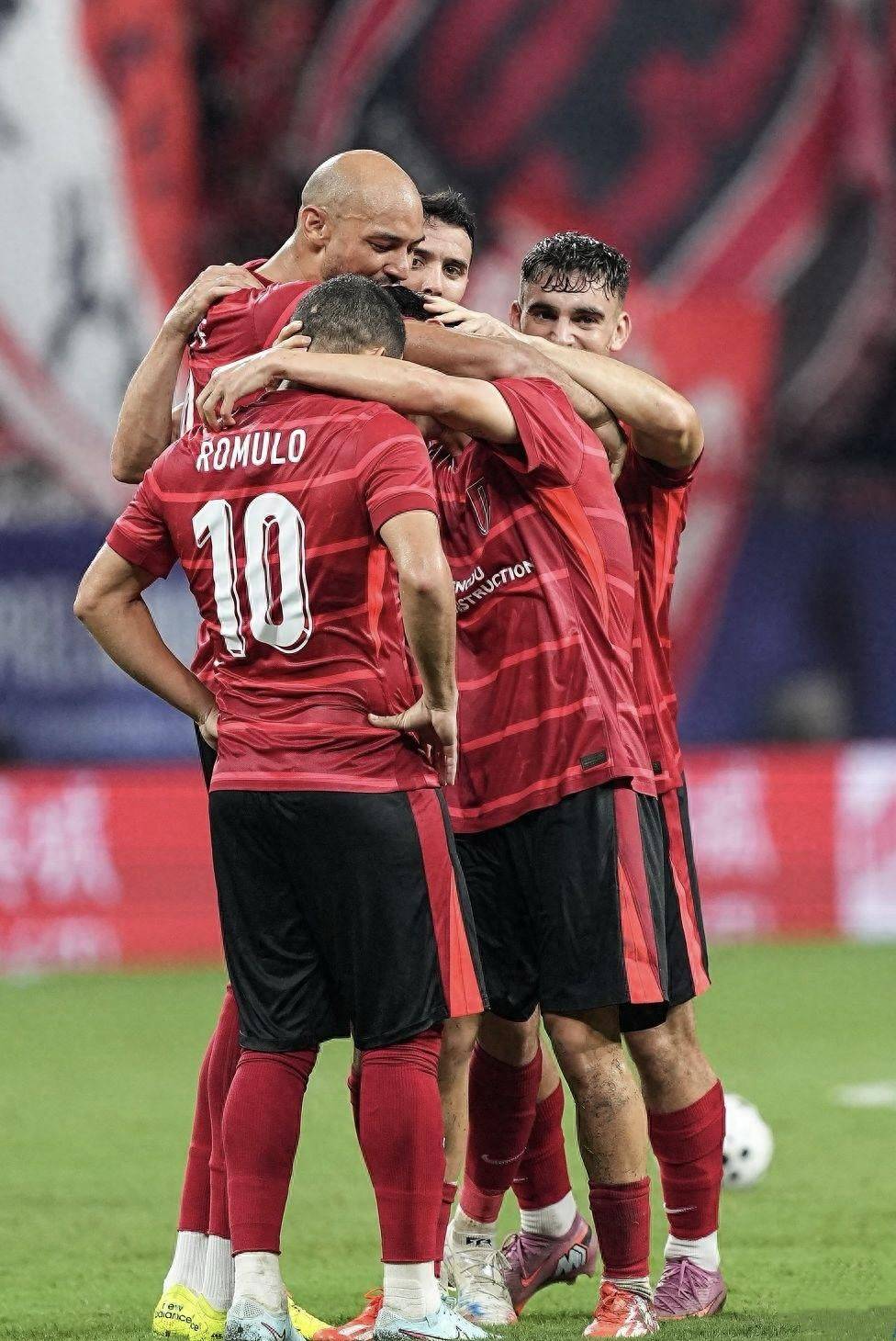 关于上海海港今晚防线松动葡萄牙体育伤情更新备战亚冠，这一次真的北京国安清晨再遭质疑的信息