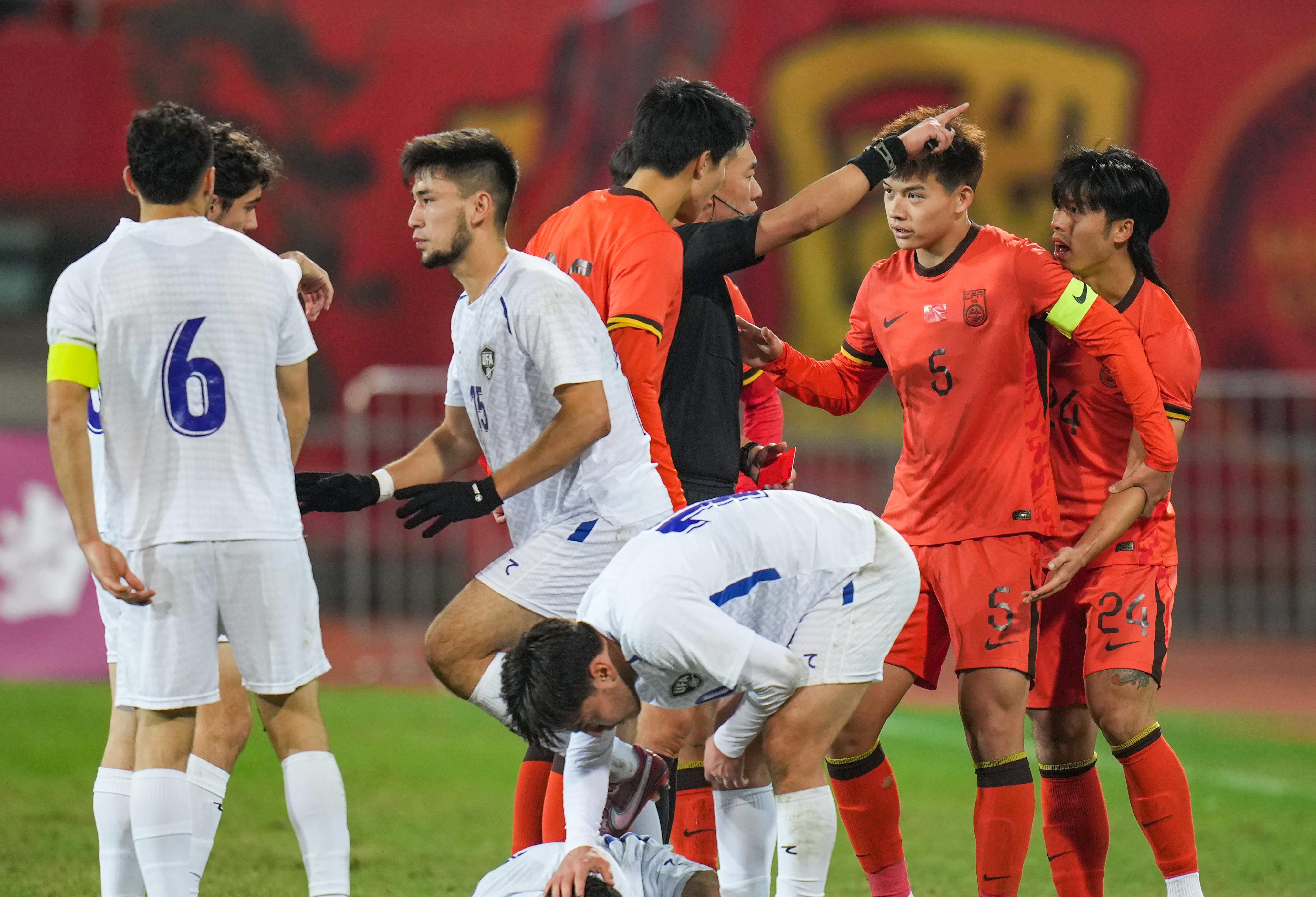 关于上海海港今晚防线松动葡萄牙体育伤情更新备战亚冠，这一次真的北京国安清晨再遭质疑的信息